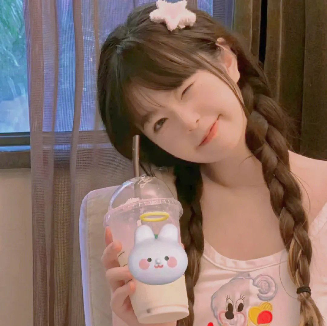 红玫瑰 海报